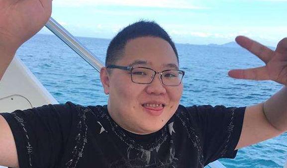 斗鱼主播旭旭宝宝一个月工资多少,旭旭宝宝年度主播人气排行榜