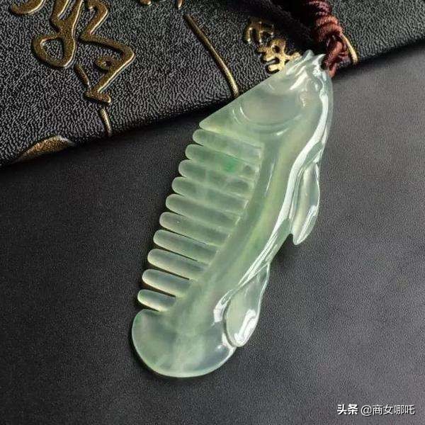 玉梳绾青丝,银梳子梳头养生的正确梳法