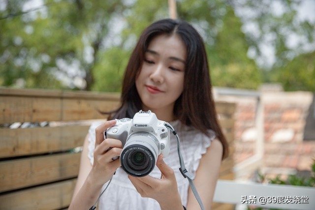 3000买微单还是单反相机合适,黑卡相机与微单和单反相机的区别