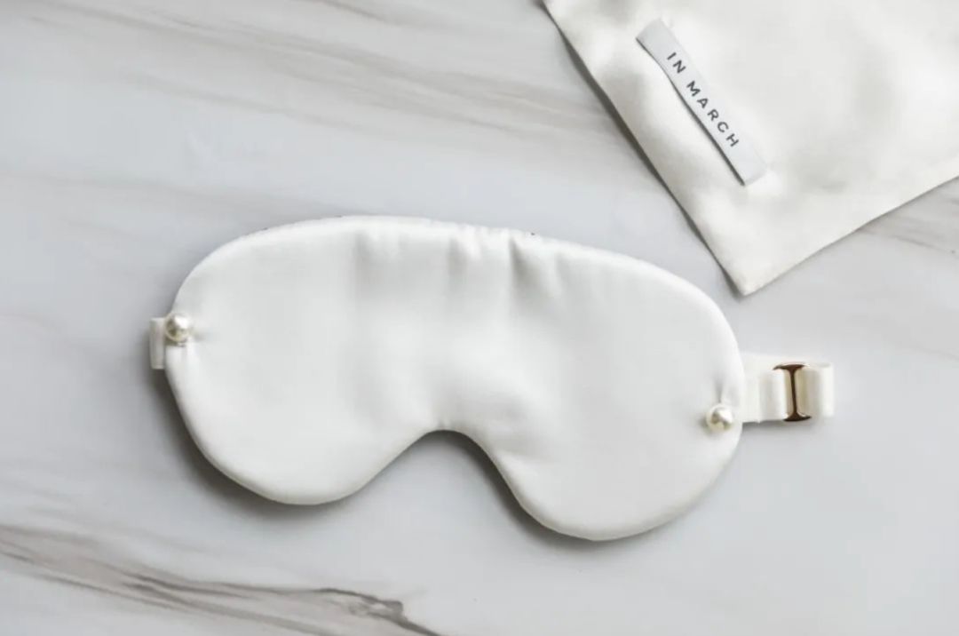 双面真丝枕套加真丝眼罩,宅家必备的高颜值睡衣