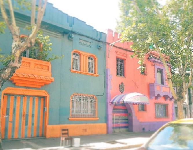 爱他就投其所好，站姐为金俊勉寻找智利彩墙，可惜里兜去了洛杉矶