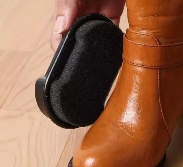 解决新鞋磨脚的有效方法,小白鞋第一次穿磨脚怎么办