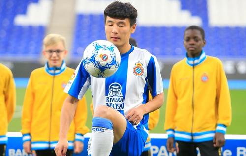 武磊背包,武磊国足背包走红