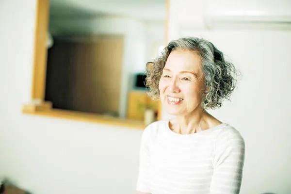 75岁日本家庭主妇日常,日本中年家庭主妇一天的真实生活