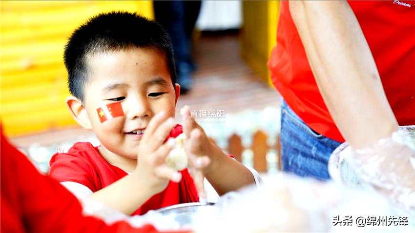 传统手工月饼感受中秋文化,迎中秋庆国庆节活动主题手工做月饼