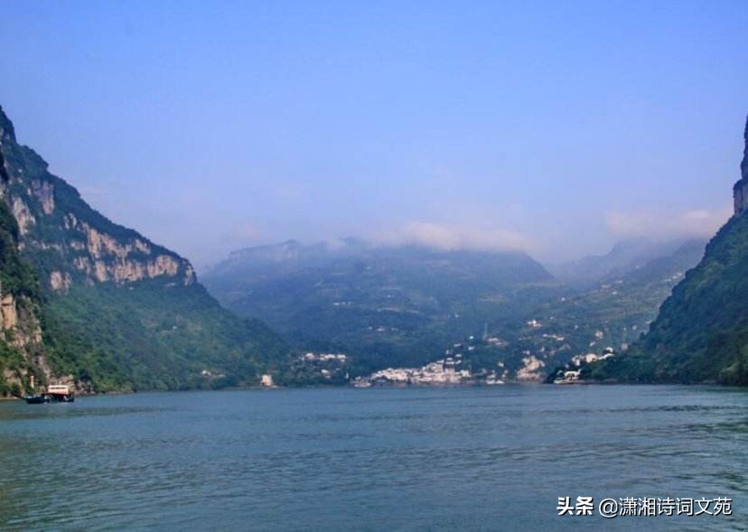 “神女应无恙，当惊世界殊”：再读《水调歌头·潜水》