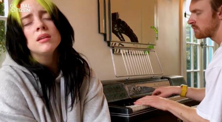 郎朗吉娜夫妻三重奏完整,郎朗夫妇四手联弹