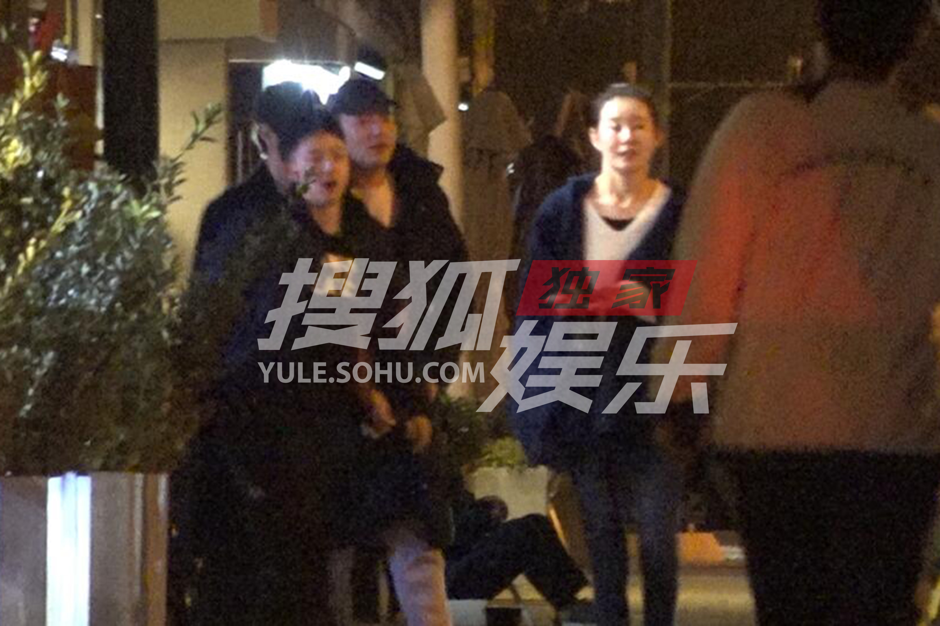 王宝强前脚到前妻家接娃，女友后脚夜会四男，冯清会是马蓉第二吗