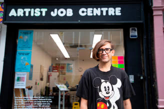 “最黑”的黑色：颜色也可以独有！色彩争议是如何引发艺术不和的