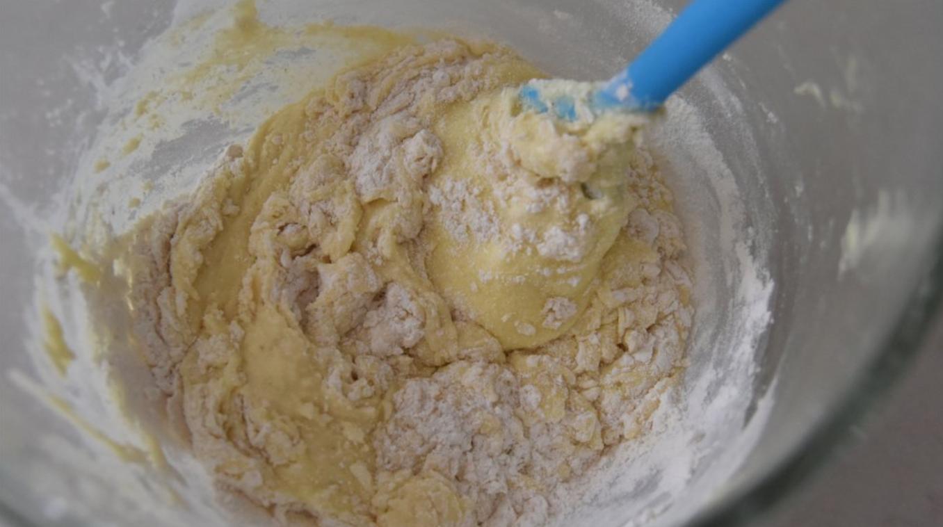 咖啡椰子奶冻蛋糕,椰子奶冻装饰蛋糕