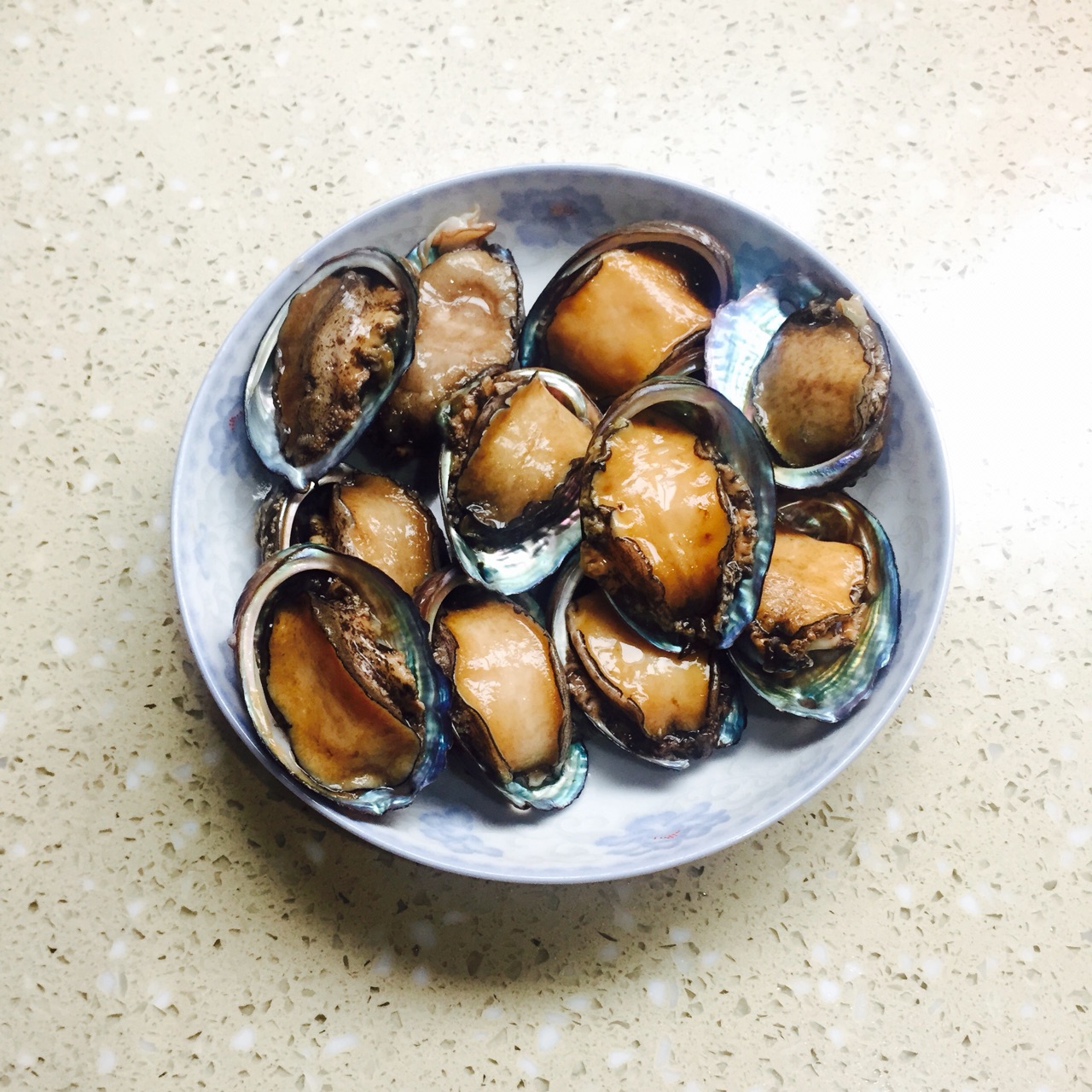 吃鲍鱼蒜蓉一口一个过瘾,蒜蓉粉丝蒸鲍鱼怎么做最简单易学