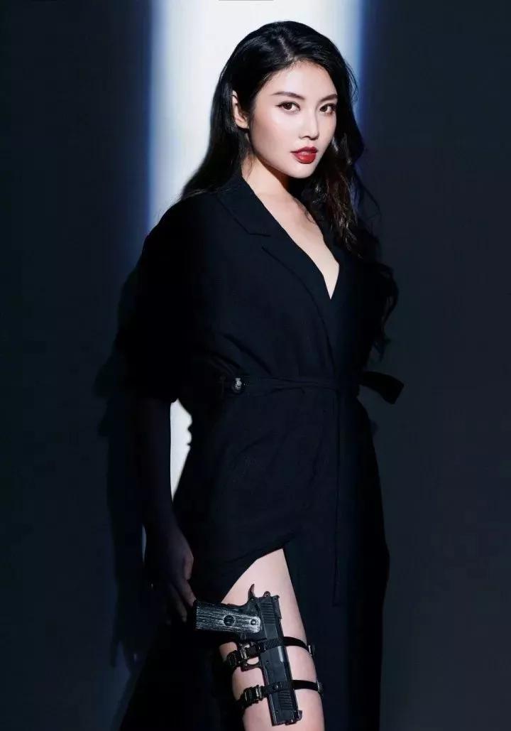 身材比柳岩更惊人,比柳岩还好身材的女人