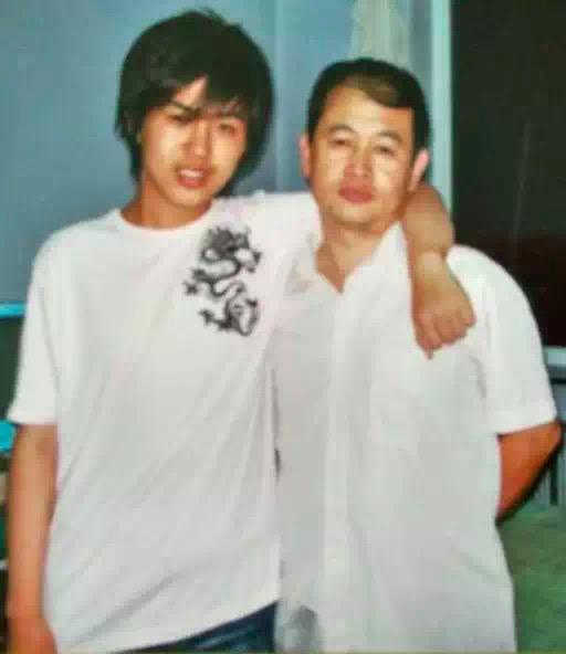 保安、李毅吧主、YY主播、快乐男声、直播高管……摇滚地狱