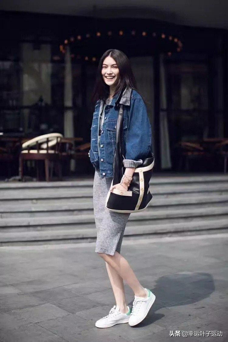 火了50年还被明星抢着穿的它，竟然换了图案，新的设计超美