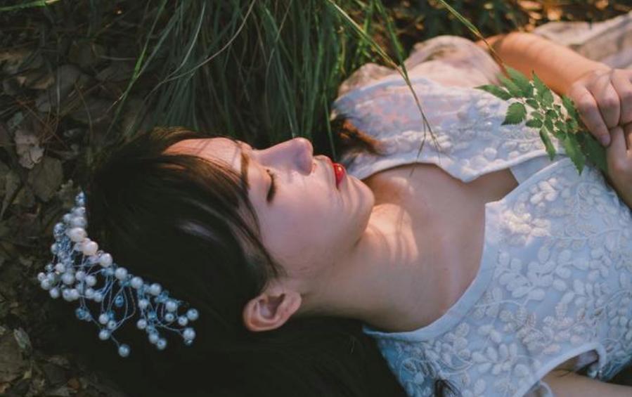 小说：封少的姑姑，竟然，反对他们在一起的原因是：她的智商太低