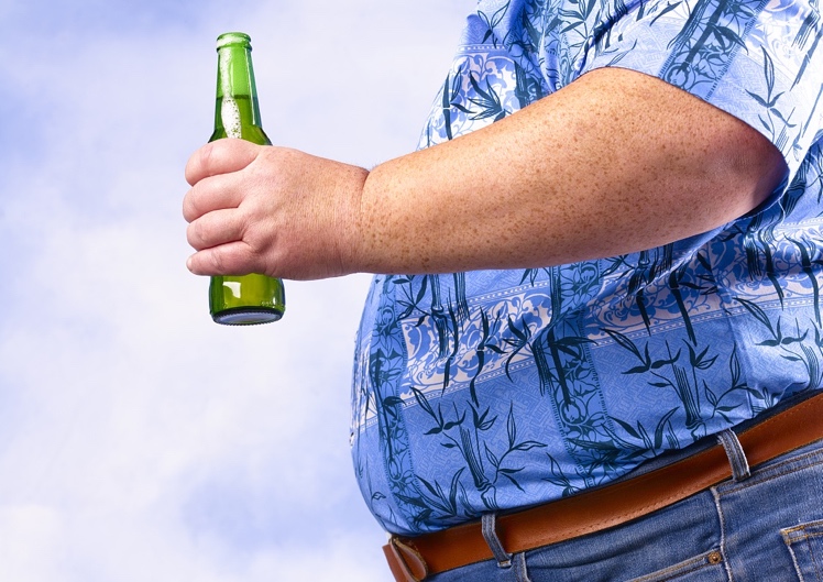 啤酒肚真的是啤酒喝出来的吗,啤酒肚真的是喝出来了的么