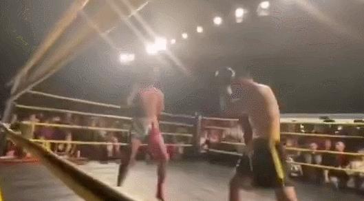 学拳两月，大学生参赛被冠军拳手击倒后离世，是否需要有人担责？