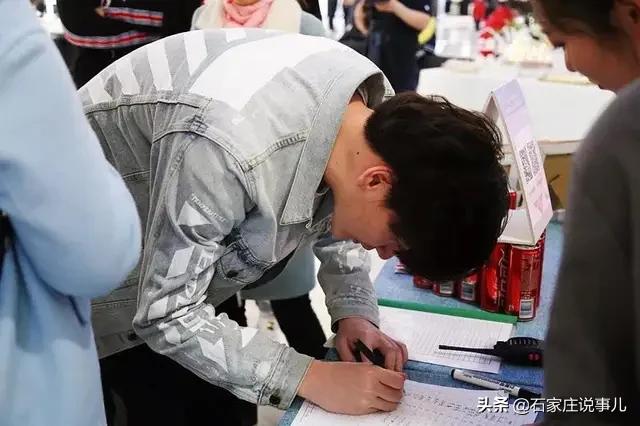 牵手“Theone”――相约先天下星座潮玩派对