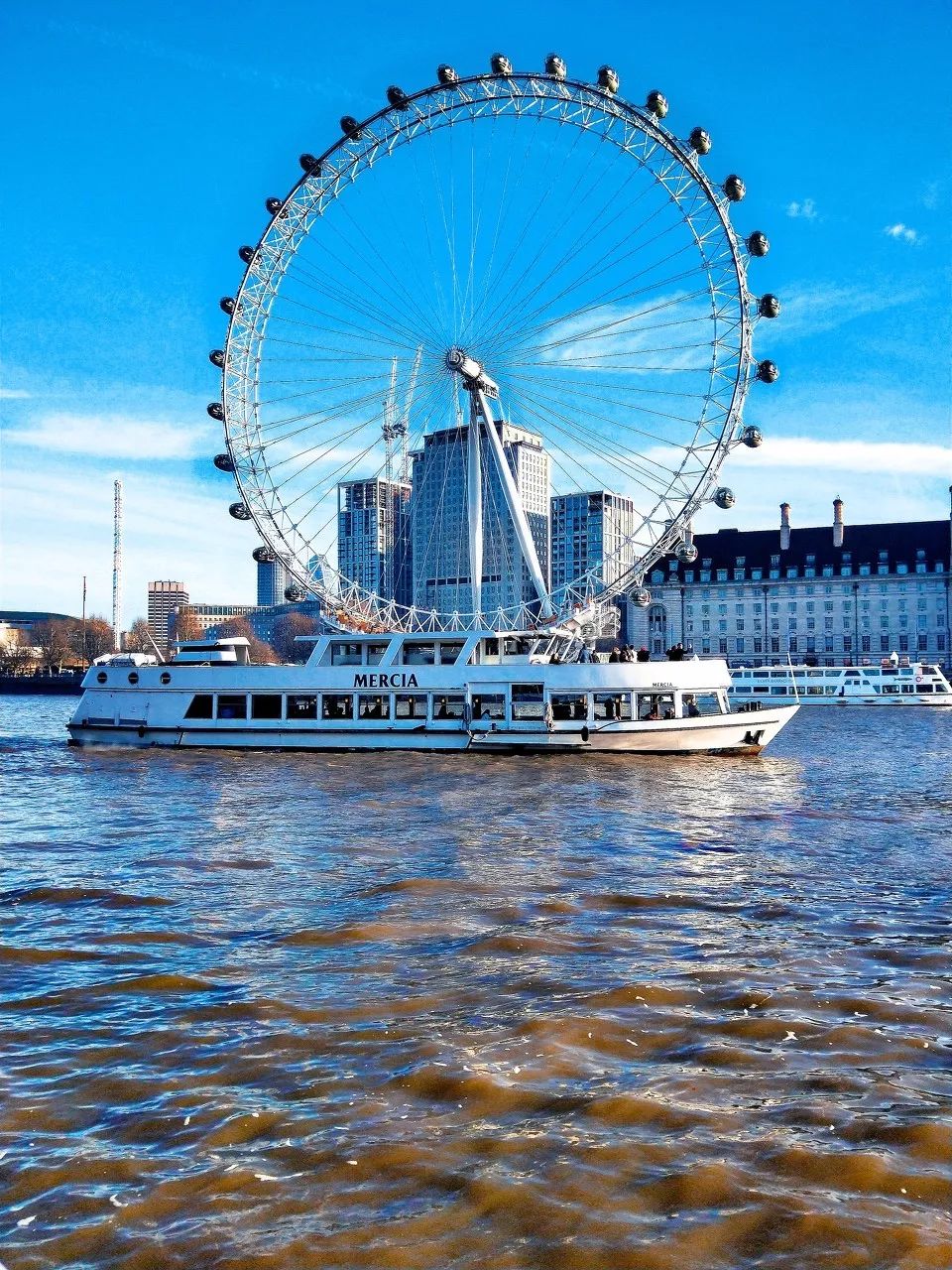 世界上最幸福的事400字,世界上最幸福的事情你做过几件