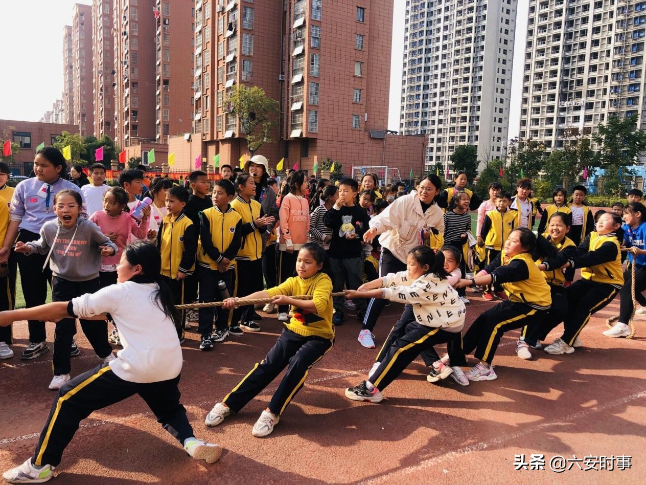 梅山路小学2023年24届运动会,梅山路小学2021年运动会颁奖现场