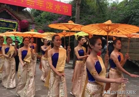 欢乐的泼水节鸟语花香,泼水节溢出的欢乐