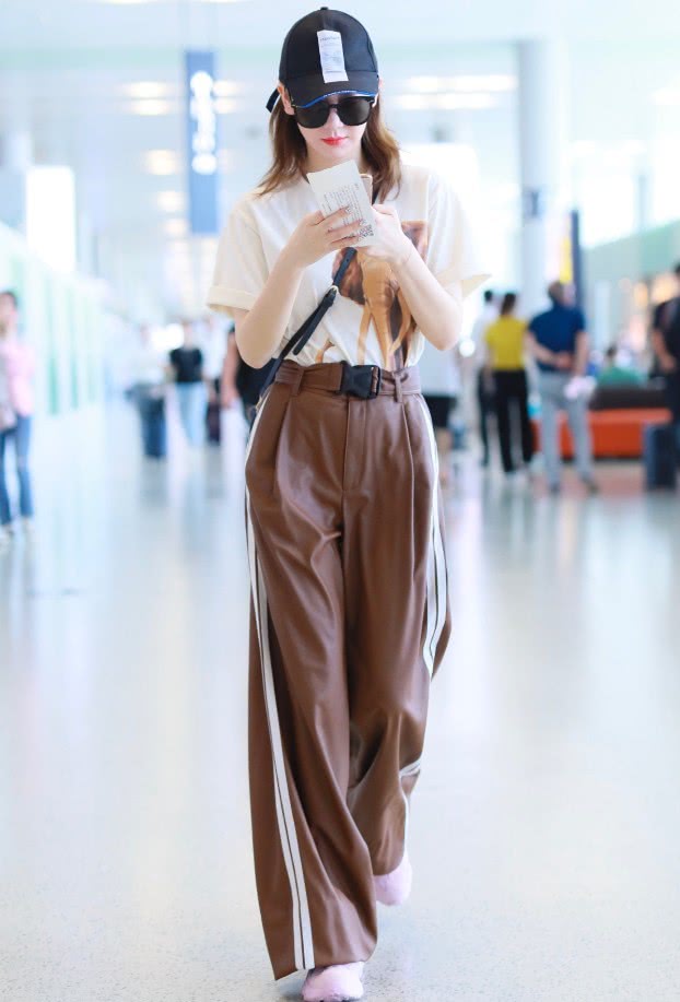 戚薇穿板栗裤子,戚薇穿高腰裤好看吗