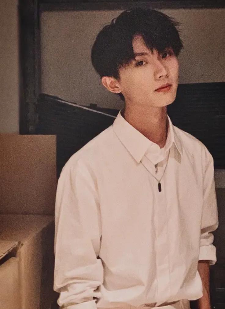 马嘉祺在快乐大本营唱快乐星球,马嘉祺被团队围唱什么是快乐星球