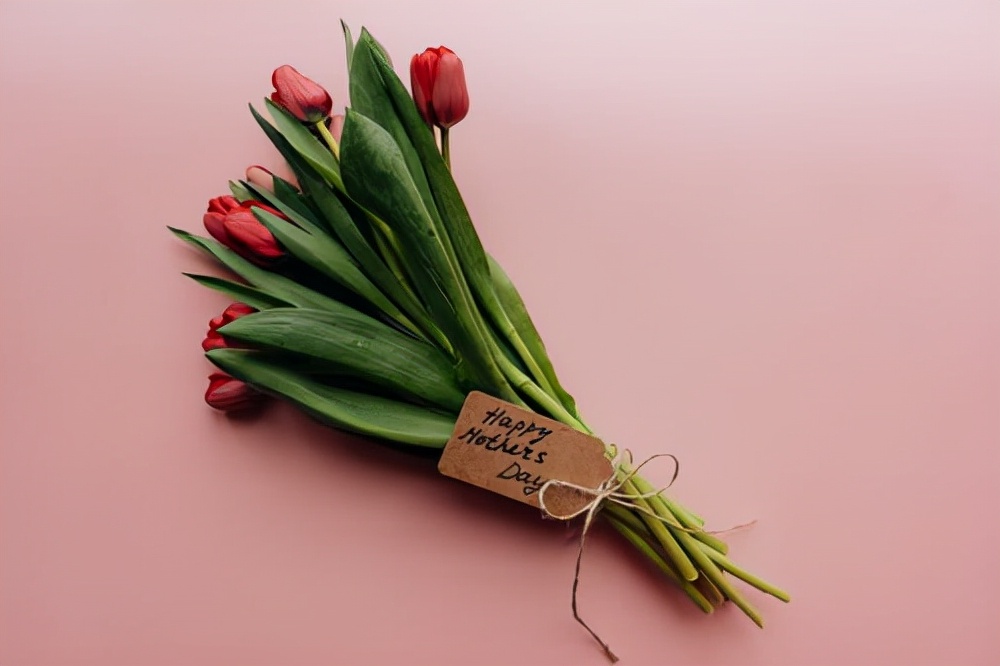 女人有这几种表现说明爱你很深了,这才是一个女人爱你入骨的表现