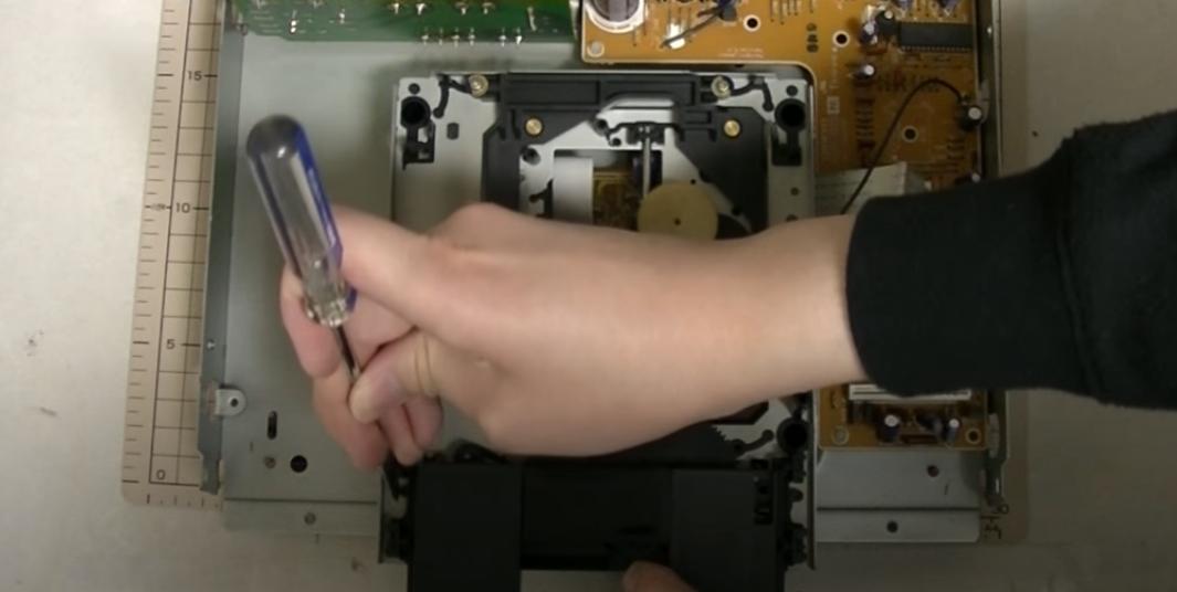 ONKYOC710MCD*放播**机，拆解维修，不读盘故障的思路和维修技巧