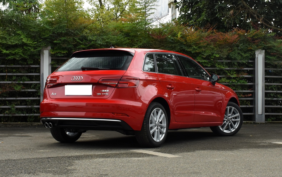 奔驰奥迪宝马最值得买的一款车型,奥迪q8奔驰glecoupe宝马x6测评