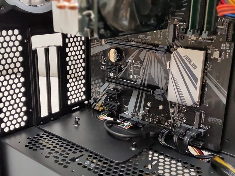 酷冷至尊q500l能否竖装显卡,显卡的竖装优缺点有哪些