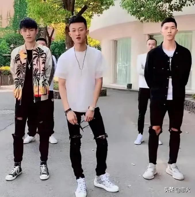 互联网上最会“洗”的四大网红其中三个已经凉凉如今只剩一名王者