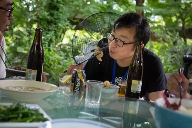 杭州灵隐寺招人火爆热搜，不用出家！当初入职90后小伙再度走红：一年半瘦20斤，8小时上班制，KPI随缘