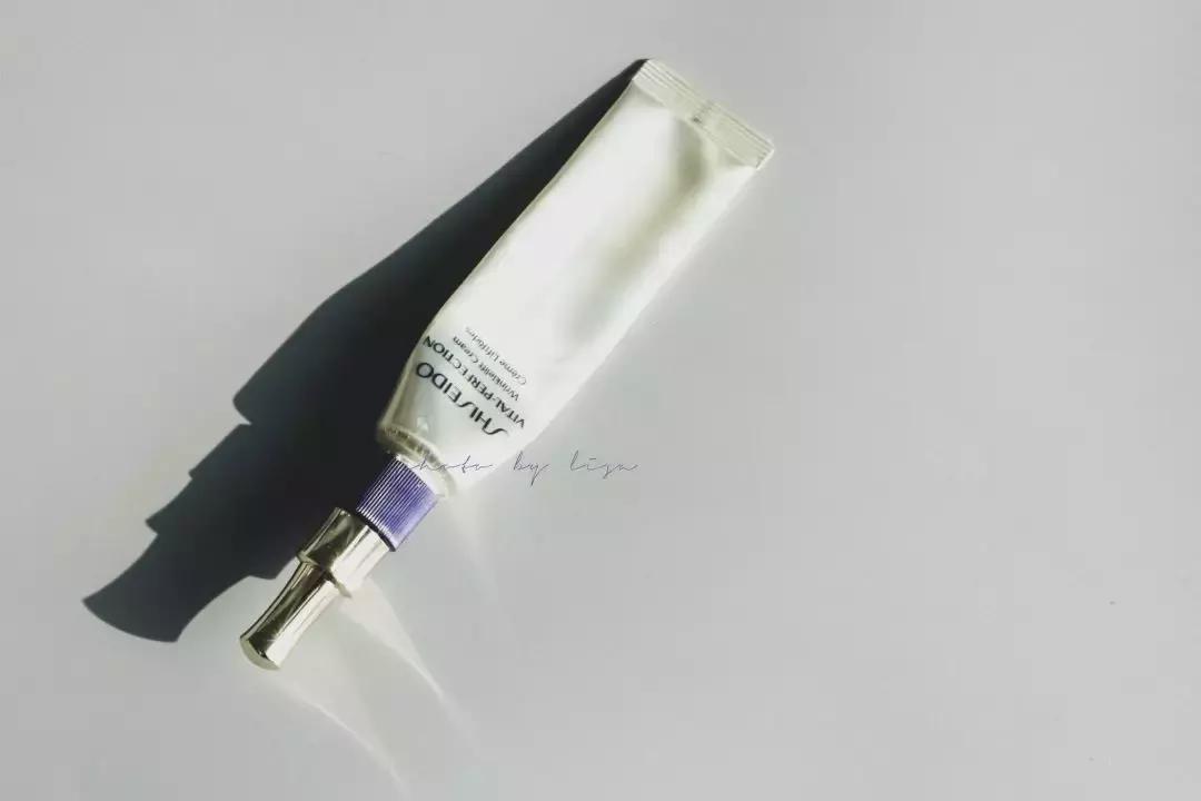 保湿去黑眼圈的眼霜推荐,去黑眼圈效果好的平价眼霜推荐