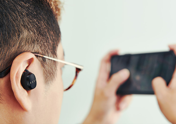 扛在肩上的耳机！现代耳机的那些老前辈