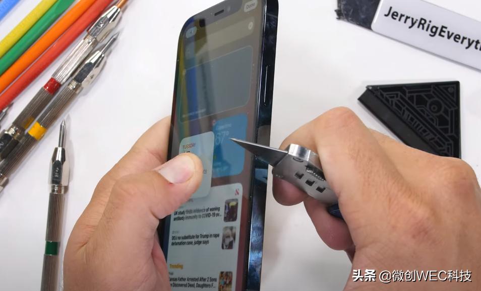 iphone12pro暴力测试,iphone12pro国外暴力测试