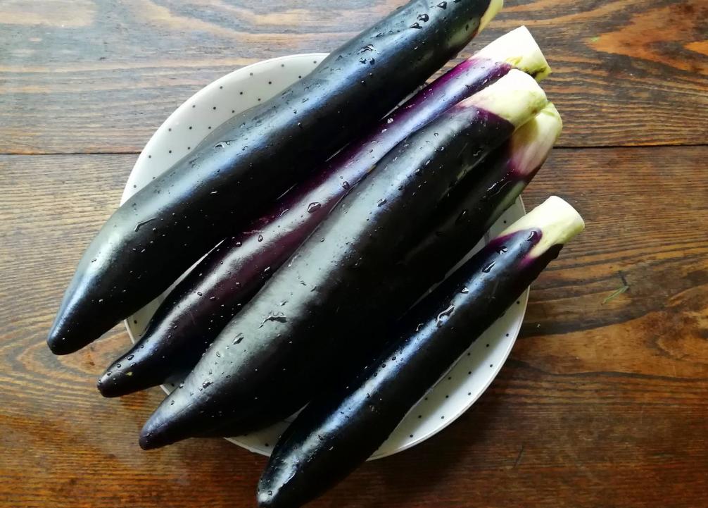 香辣蒜茄子,香辣蒜香烤茄子