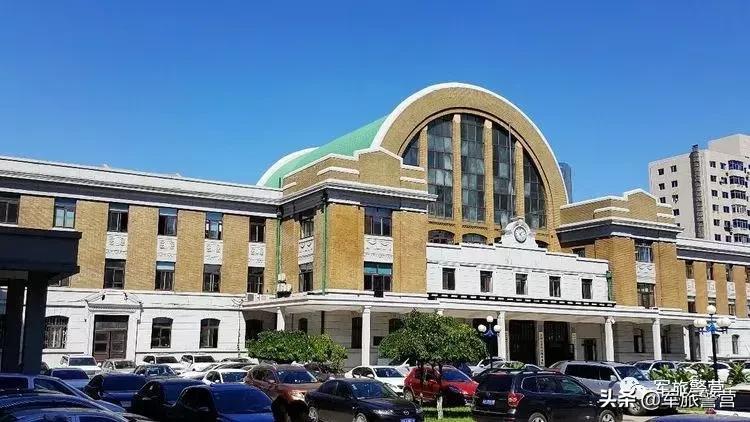 中国各地大型火车站详细样子,实拍中国最小火车站