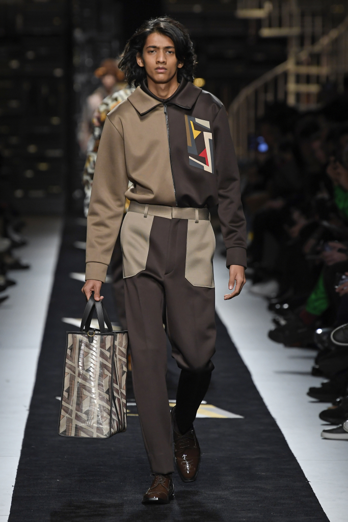 米兰时装周fendi2022春夏系列,米兰时装周2019秋冬fendi价钱