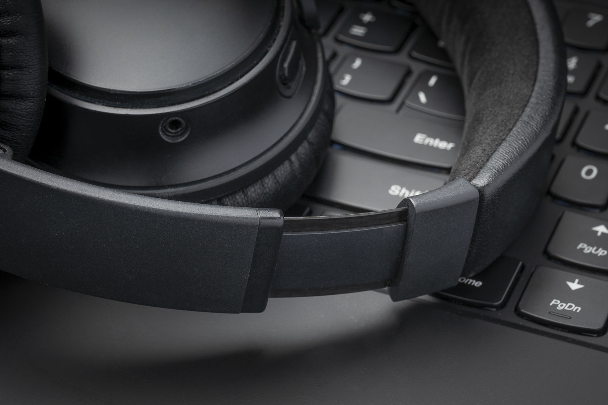 bose降噪耳机qc35二代和q45区别,头戴式耳机降噪能听歌吗