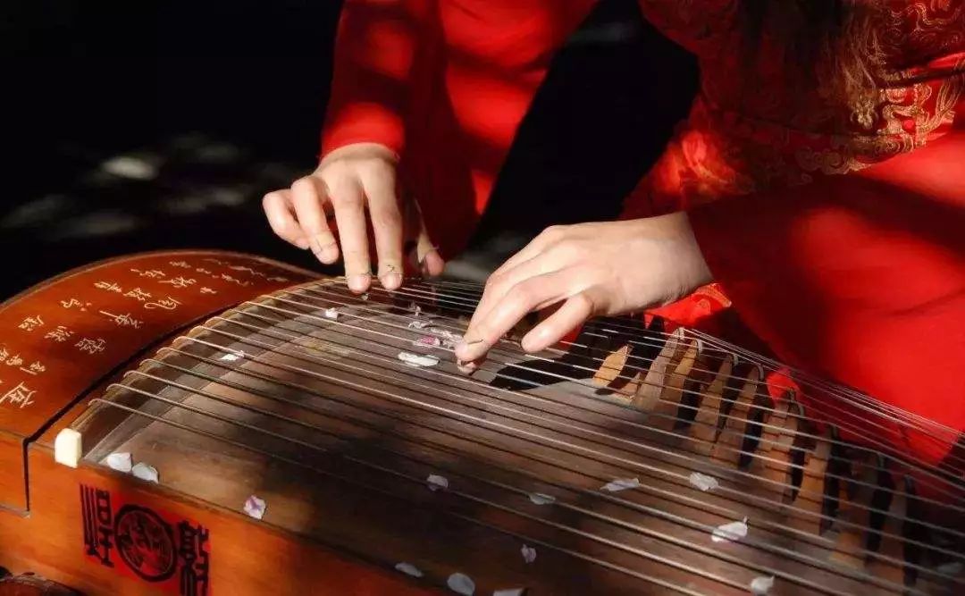 对古筝演奏中遥指技法的训练研究,古筝入门零基础基本手法弹奏