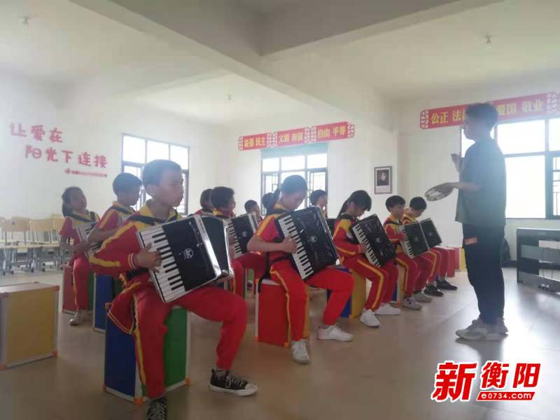 六一合唱唱支山歌给党听儿童,童心向党唱支山歌给党听童声合唱