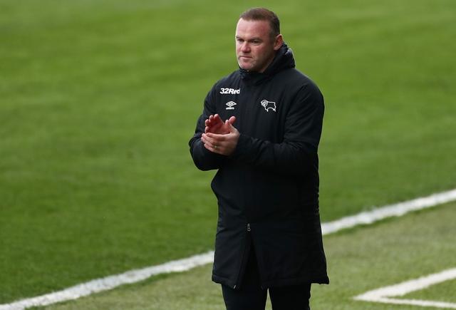 英格兰队痛失冠军球迷痛哭,英格兰足球痛失欧洲杯冠军