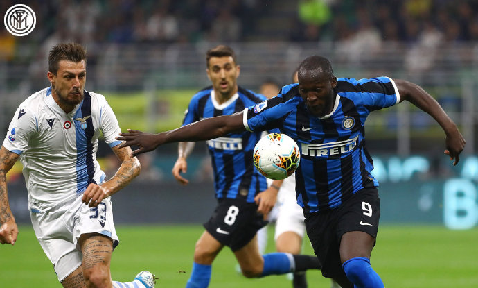 卢卡库面对国米球迷嘘声,卢卡库致敬埃里克森