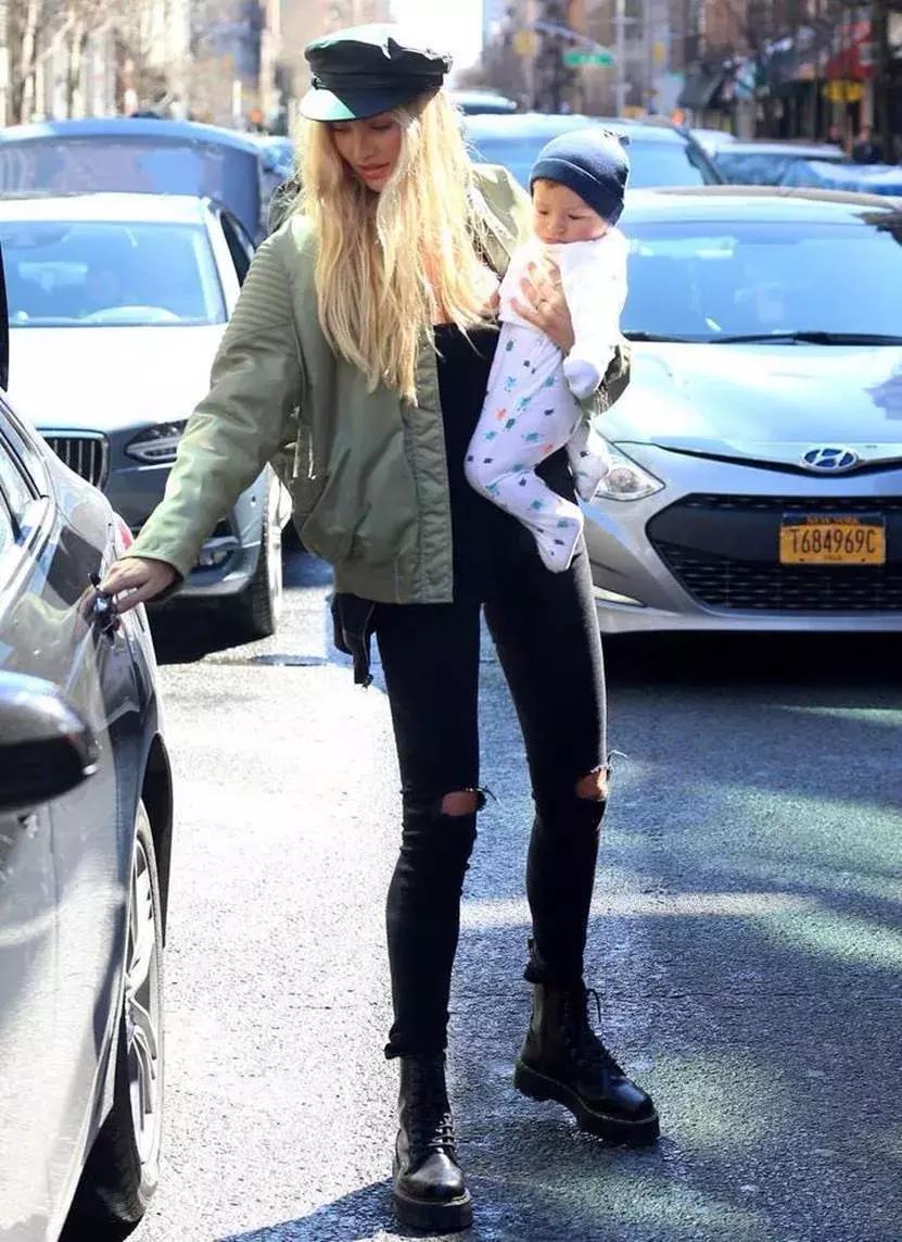 生娃后肚子凹下去,生完宝宝肚子大自己能恢复吗