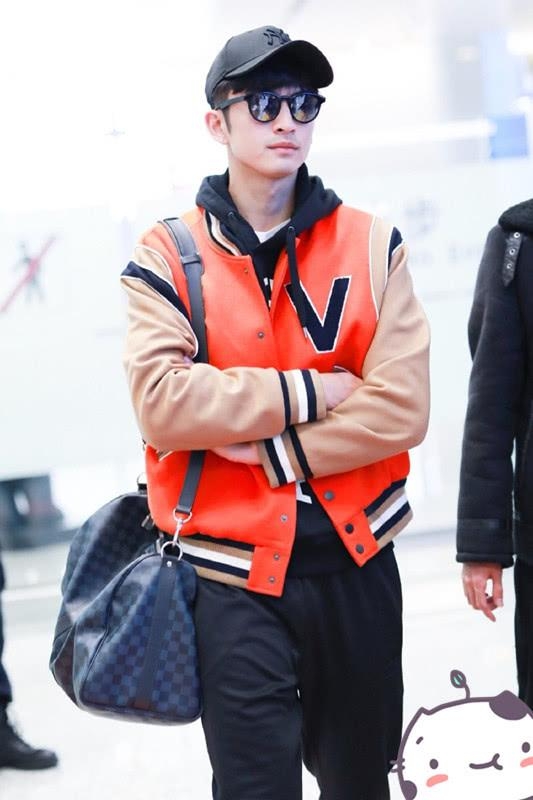 张云龙穿卫衣的照片,张云龙夏季穿搭