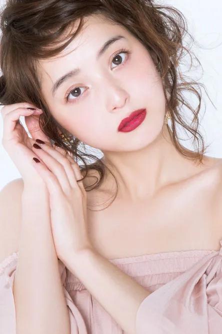 现在流行圆脸还是瓜子脸,现在是流行瓜子脸还是圆脸