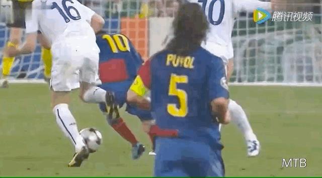 梅西再次致敬马拉多纳,十一年前的梅西再现马拉多纳经典