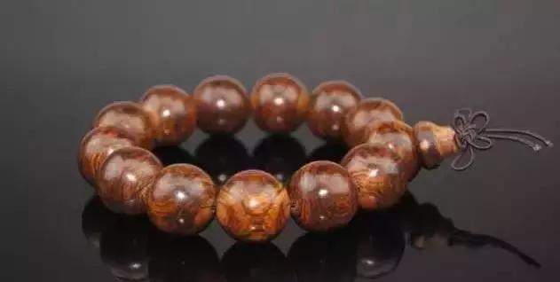 玛瑙手串十大灵性手串排名,木质手串排名黑檀手串