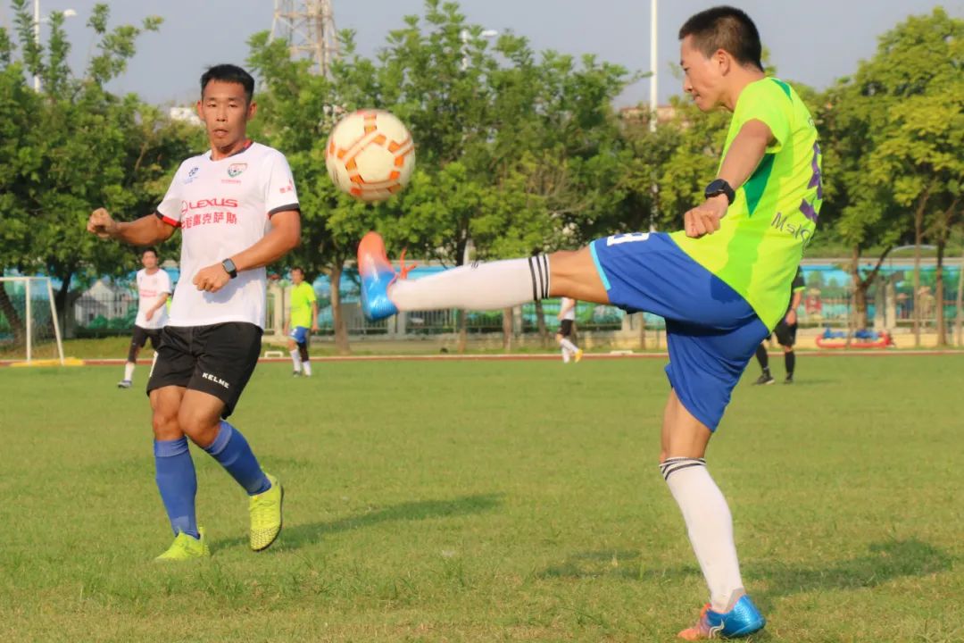 当足球之乡球队与广州高校校友冠军“豪情相遇”，你更支持谁？